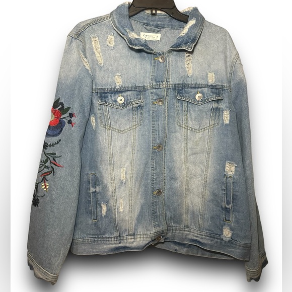 BRAND NEW FLOWER EMBROIDERED DISTRESSED JEAN JACKET - Picture 1 of 5